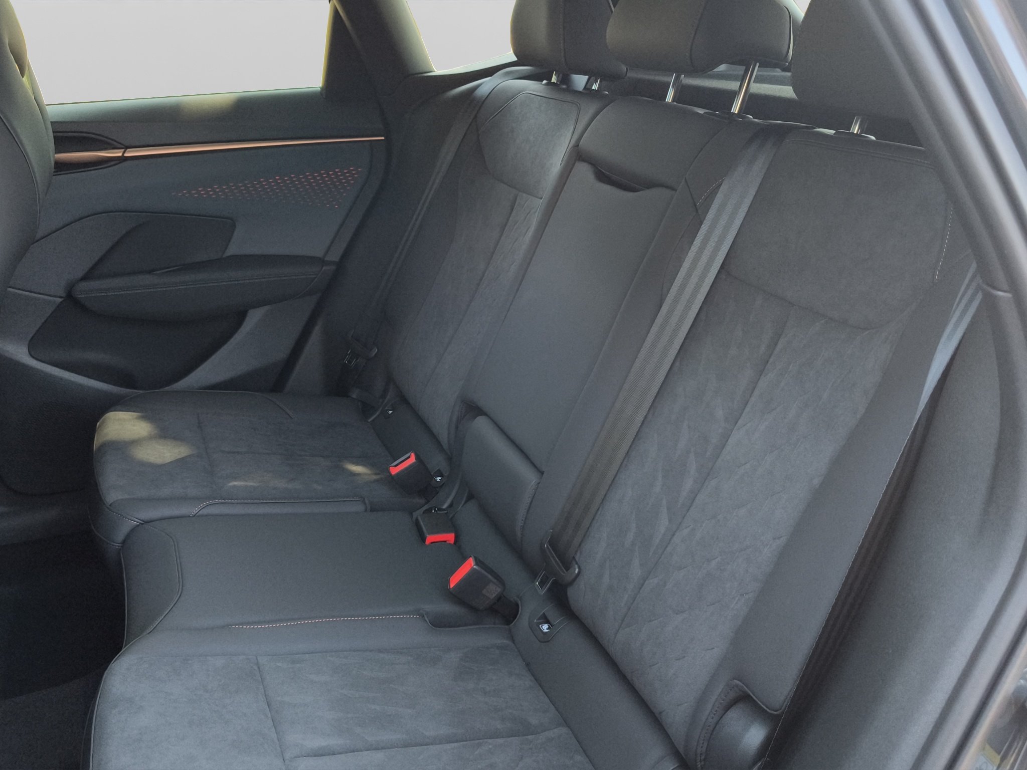 2.0 TSI DSG 4Drive VZ HD-MATRIX+NAVI+SENNHEISER+PANO 14