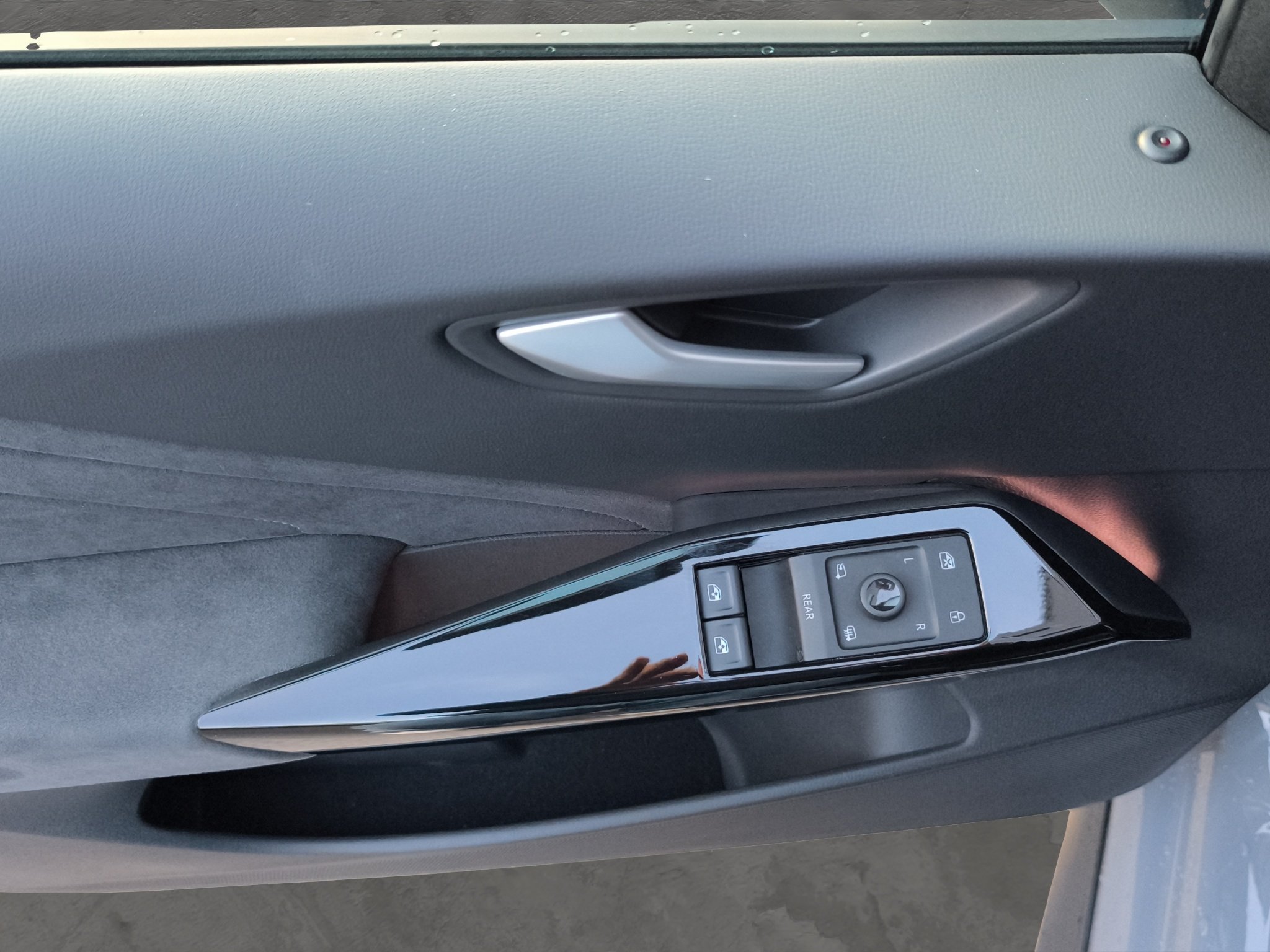 Pro Move IQ-LIGHT HUD NAVI 19-ALU ACC SIDEASS PARKASS 360°KAMERA SHZ KEYLESS 12
