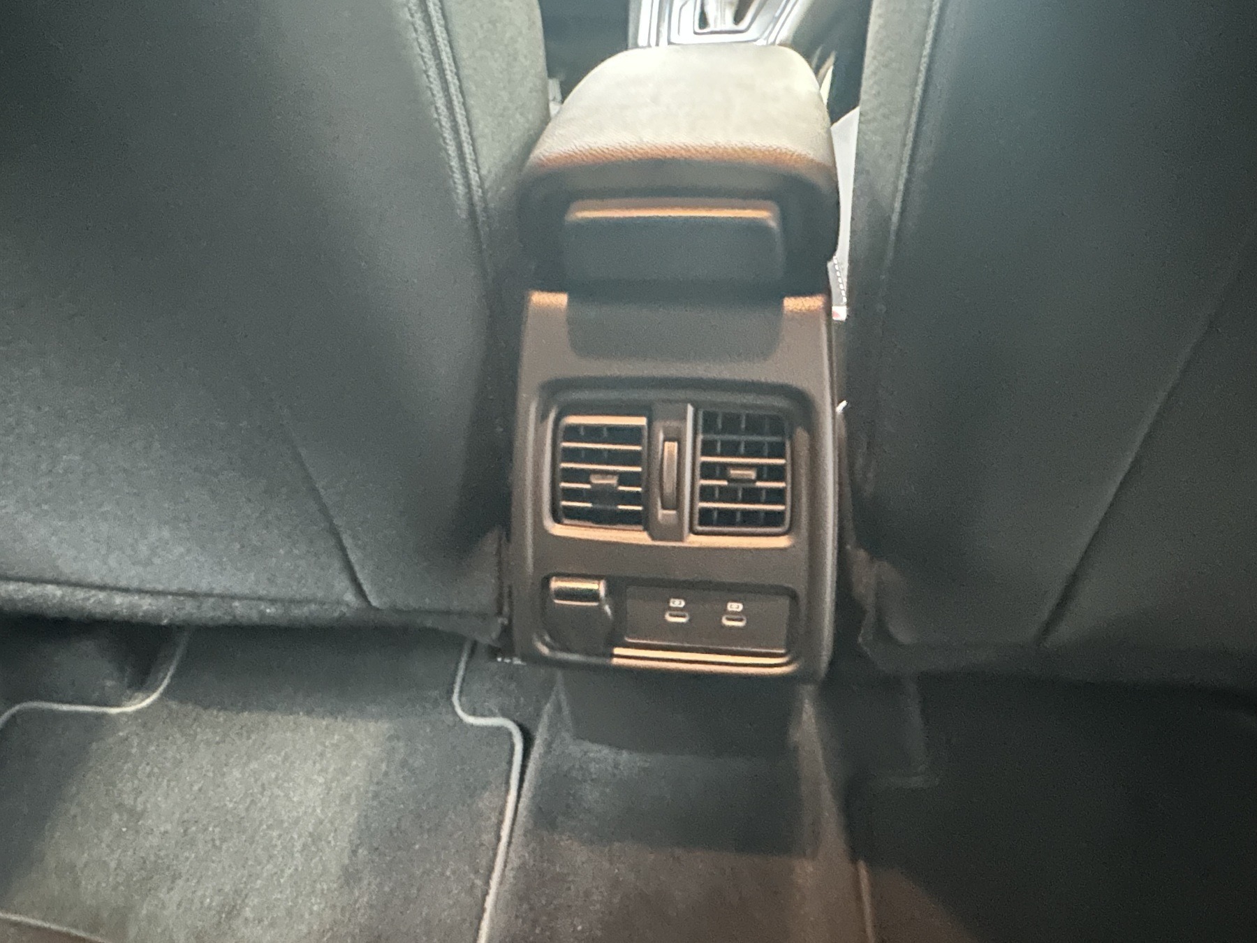 Full Hybrid 200PS 5-Sitzer 15