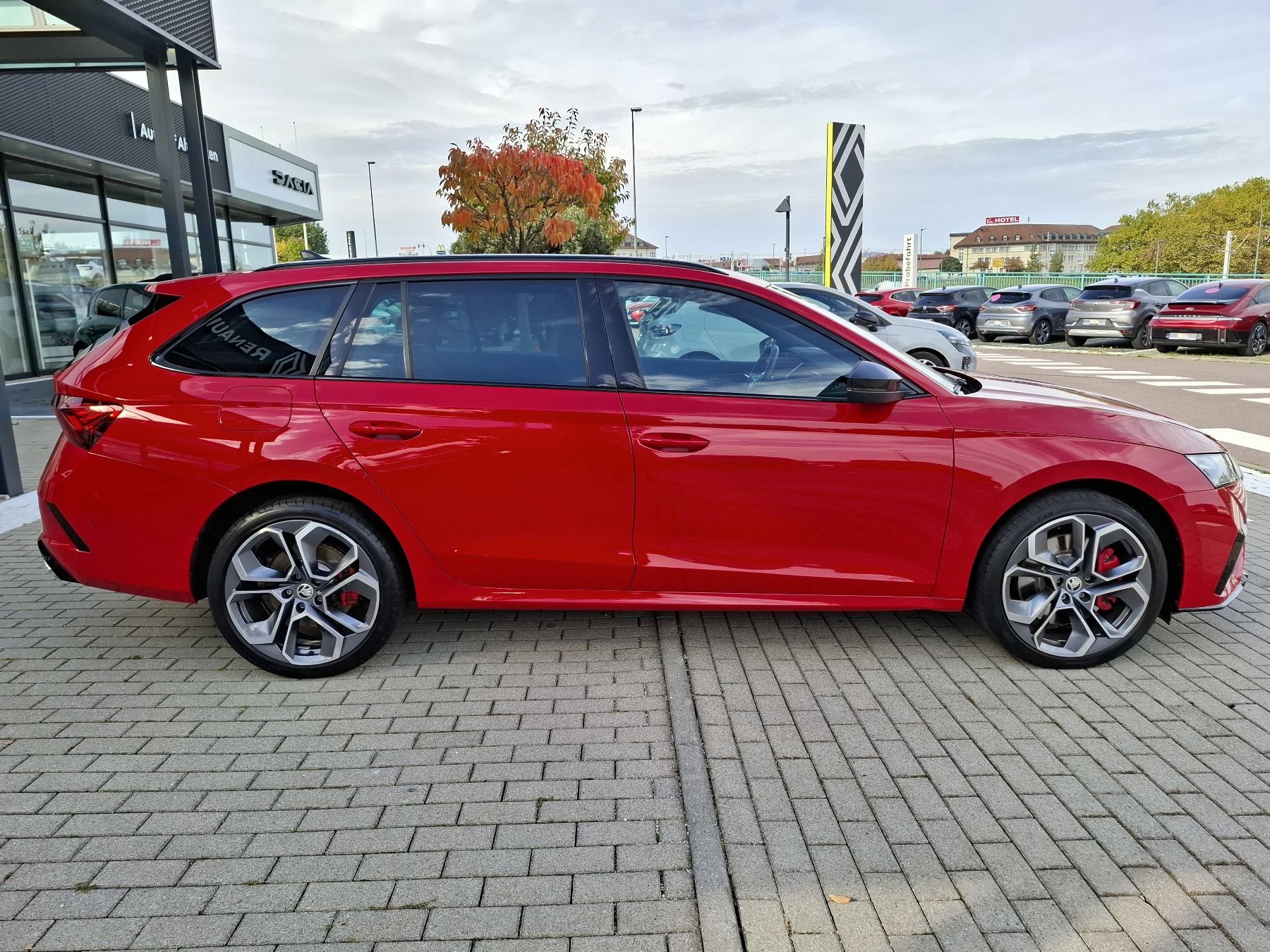Combi RS iV 1.4 TSI DSG 180 kW Hybrid 5