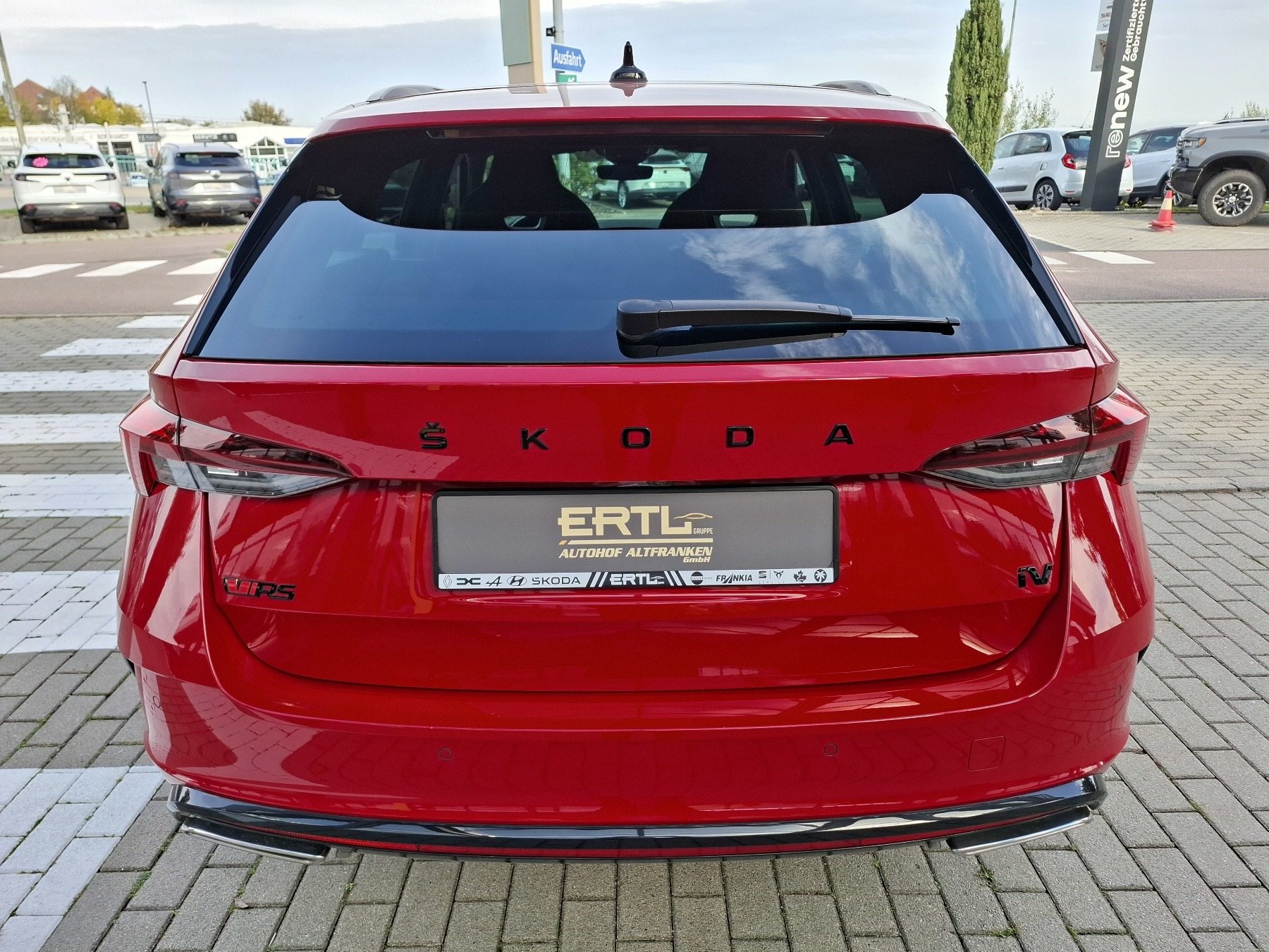 Combi RS iV 1.4 TSI DSG 180 kW Hybrid 8