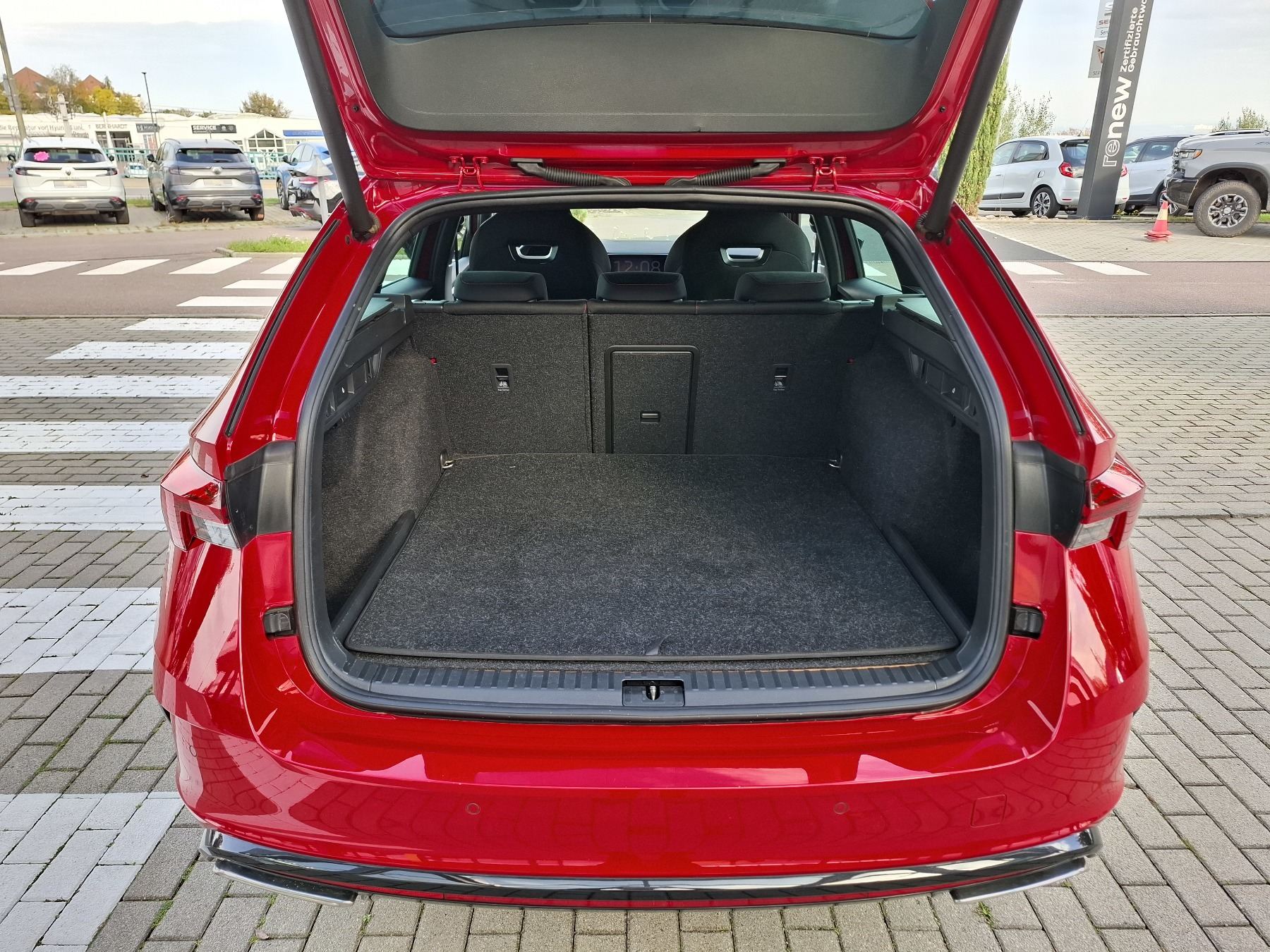 Combi RS iV 1.4 TSI DSG 180 kW Hybrid 9