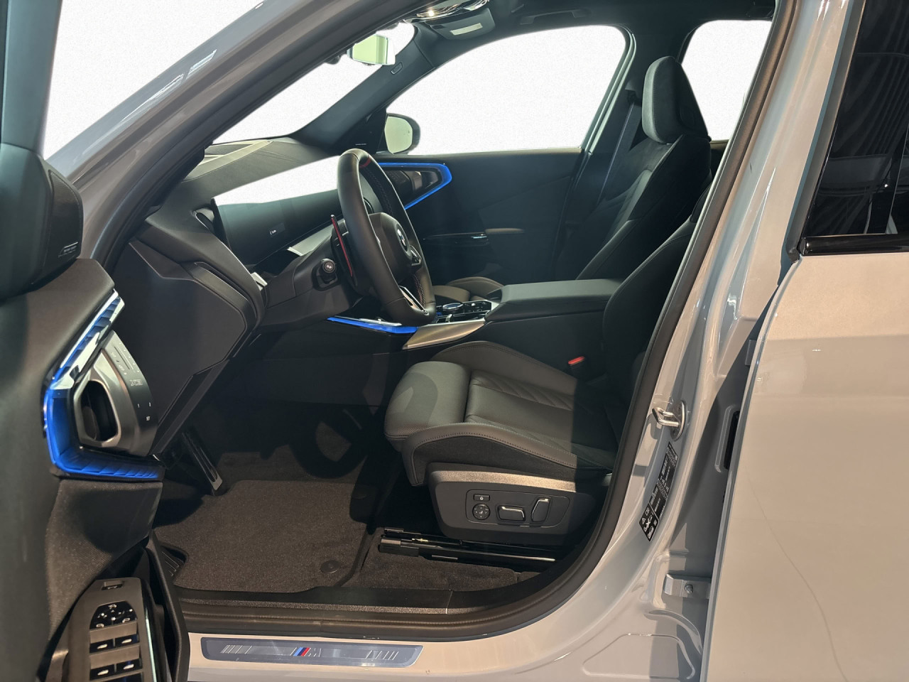 X3 M50 xDrive M Sport Pro DA/PAProf StdHz Pano Sportpaket Bluetooth HUD Navi LED Klima Aktivlenkung Standhzg PDC el. Fenster 11