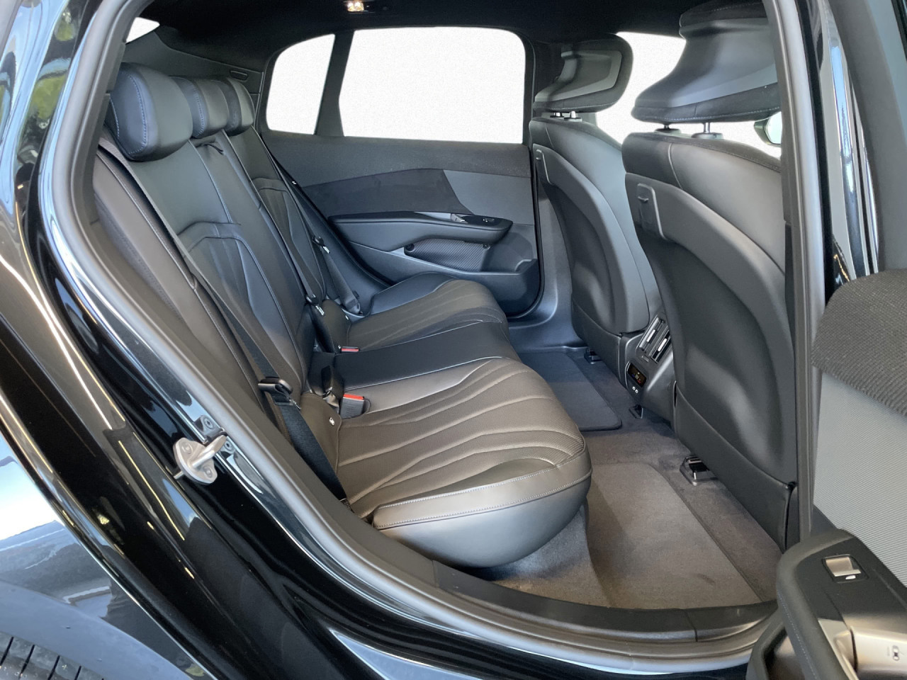 i3 50 xDrive Sportpaket Bluetooth HUD Klima PDC el. Fenster 14