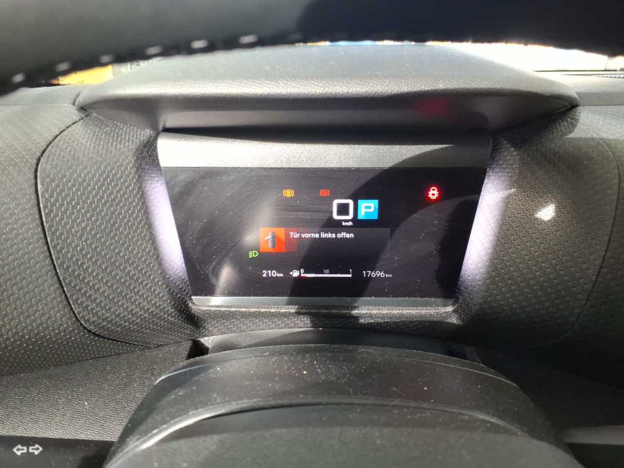AT8 130 Max HUD/FullLED/Navi/PDC/Kamera 9