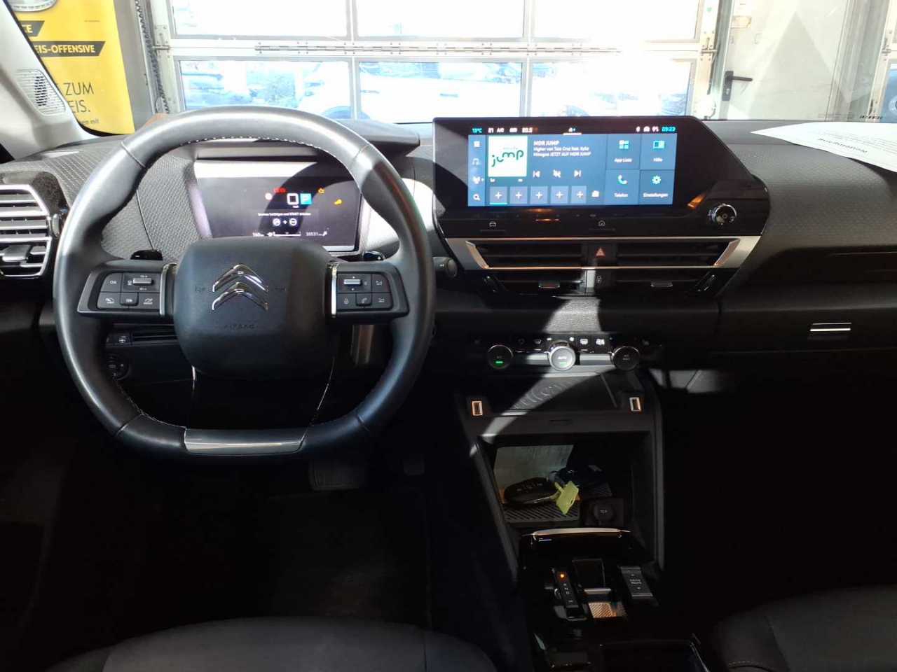 AT8 130 Max HUD/FullLED/Navi/PDC/Kamera 9
