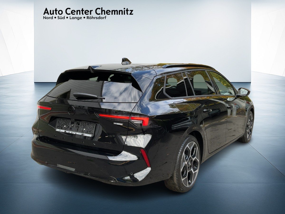 L ST 1.6T Plugin Hybrid Ultimate NAVI+AHZV+KAMERA 3