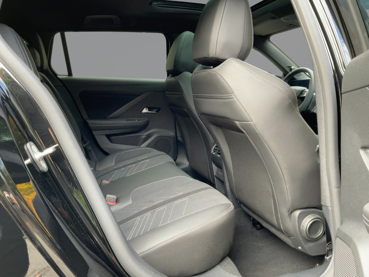 L ST 1.6T Plugin Hybrid Ultimate NAVI+AHZV+KAMERA 8