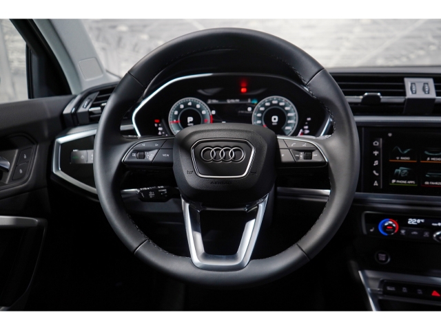 advanced 35 TFSI S tronic AHK Standheizung 7