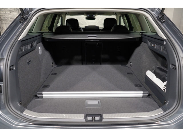 1.5 eTSI DSG Business AHK IQ.DRIVE 11
