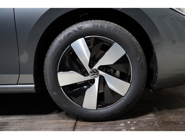 1.5 eTSI DSG Business AHK IQ.DRIVE 12