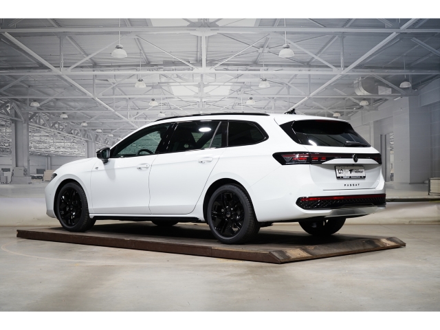 R-Line 2.0 TDI DSG Pano AHK Matrix 2