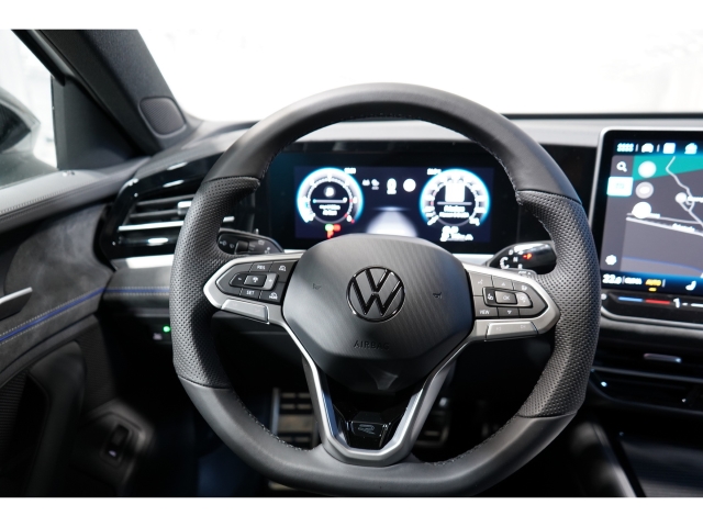 R-Line 2.0 TDI DSG Pano AHK Matrix 7
