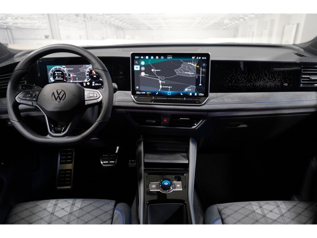 R-Line 1.5 eTSI 360 AHK Black Style 6