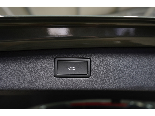 R-Line 1.5 eTSI 360 AHK Black Style 12