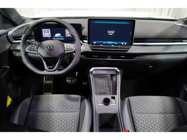 R-Line 1.5 eTSI OPF DSG Black Style IQ.LIGHT 6