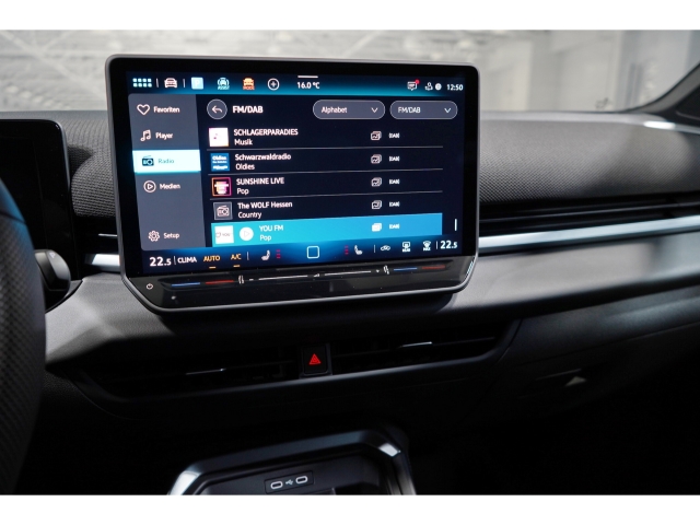 R-Line 1.5 eTSI OPF DSG Black Style IQ.LIGHT 9