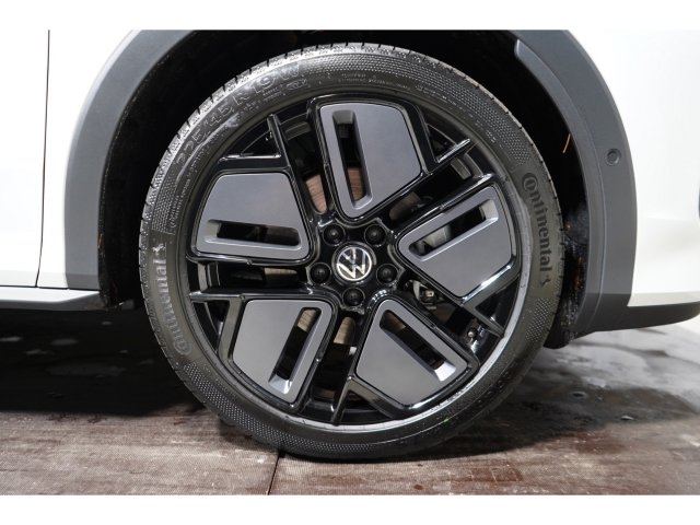 R-Line 1.5 eTSI OPF DSG Black Style IQ.LIGHT 13