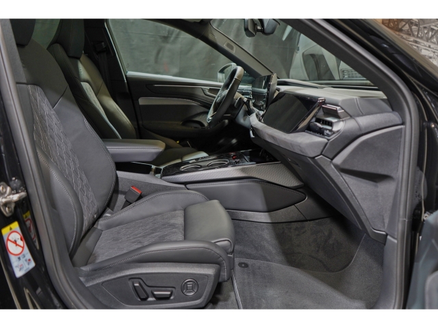 Avant e-hybrid quattro S line AHK HuD 360 Kamer 5