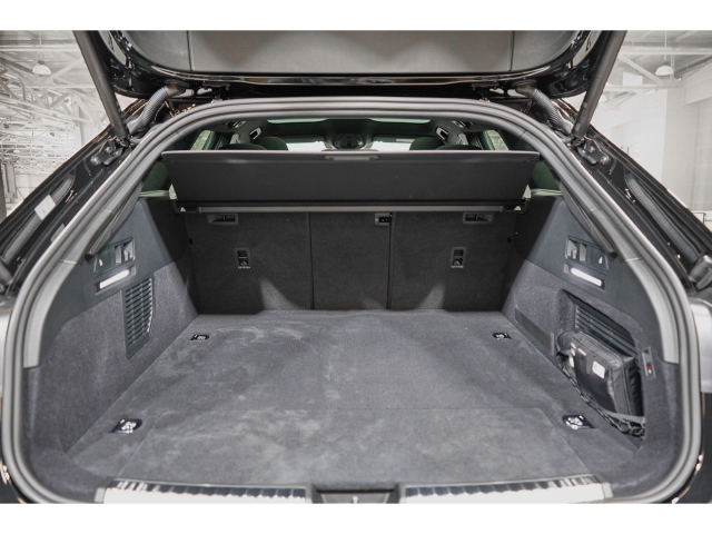 Avant e-hybrid quattro S line AHK HuD 360 Kamer 11