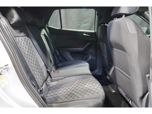 R-Line 1.5 TSI ACC BlackStyle Kamera 10