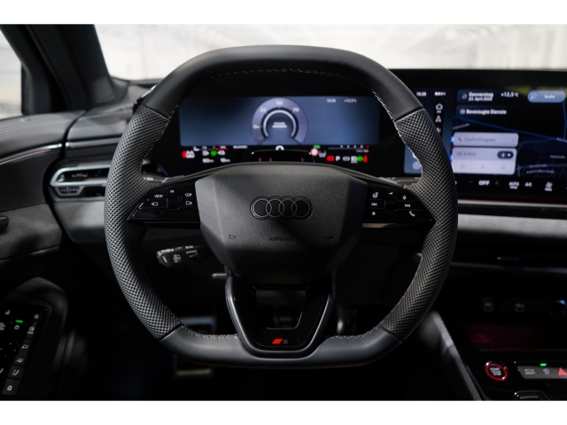 Avant e-hybrid quattro S line AHK 360 ACC 7