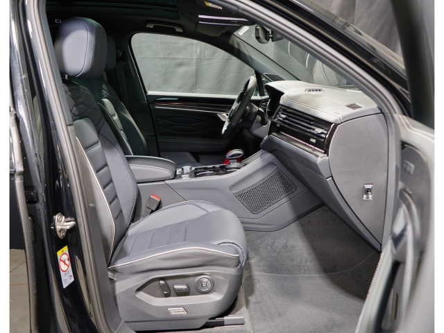 R-Line 3.0 TDI 360 Pano AHK 5
