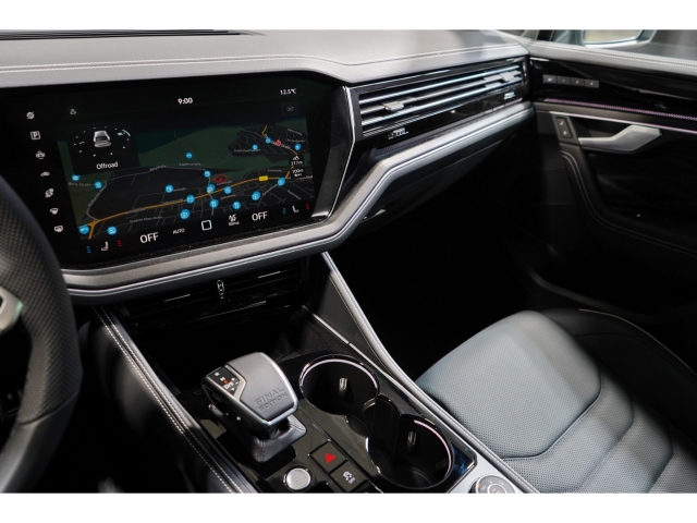 R-Line 3.0 TDI 360 Pano AHK 9