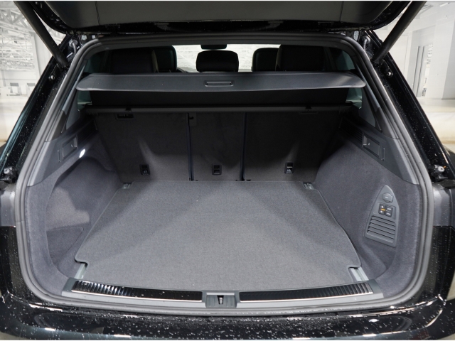 R-Line 3.0 TDI 360 Pano AHK 11