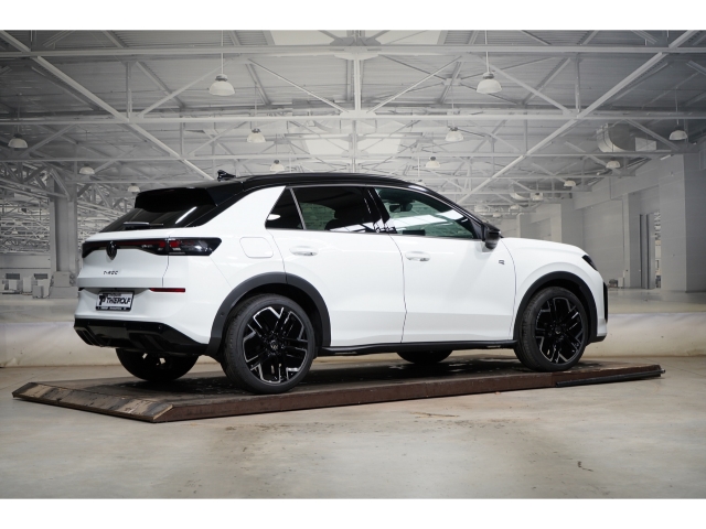 R-Line 1.5 eTSI OPF DSG Black Style IQ.LIGHT 3