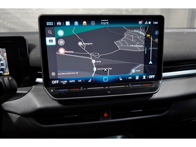 R-Line 1.5 eTSI OPF DSG Black Style IQ.LIGHT 7