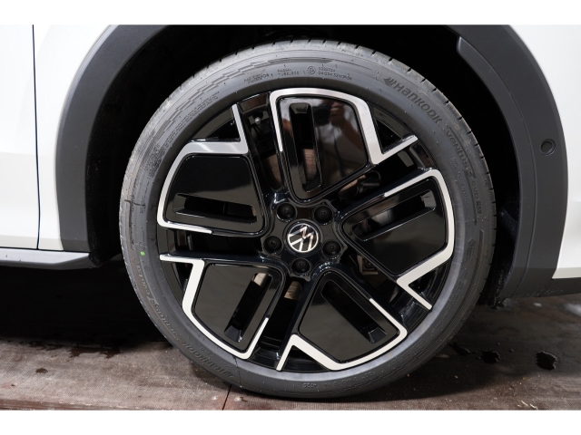 R-Line 1.5 eTSI OPF DSG Black Style IQ.LIGHT 10