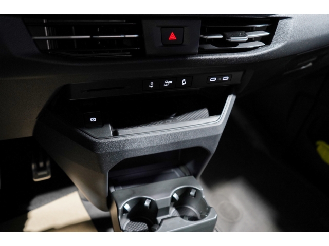 Life 1.5 eHybrid FACELIFT AHK Harman K 10