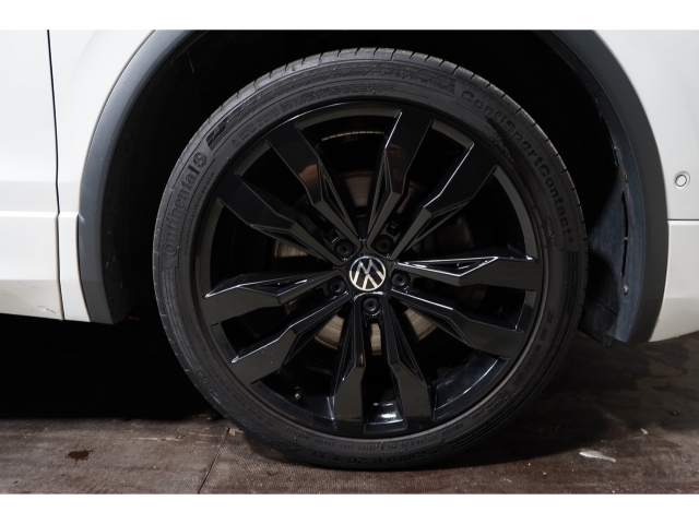 2.0 TSI 4M R-Line Black Style Head 14