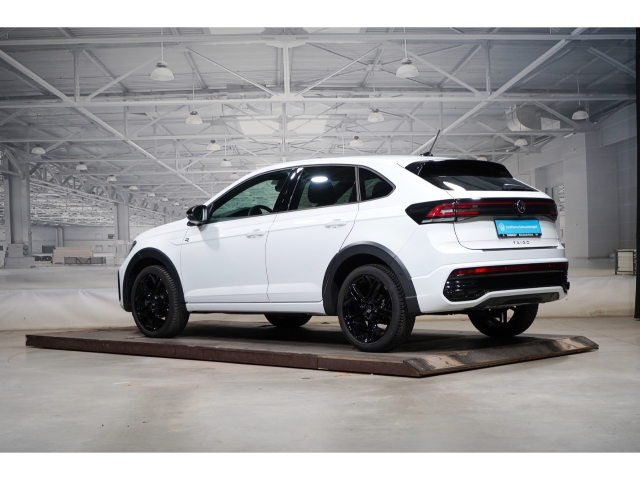 R-Line 1.5 TSI Black Style ACC IQ.LIGHT 2