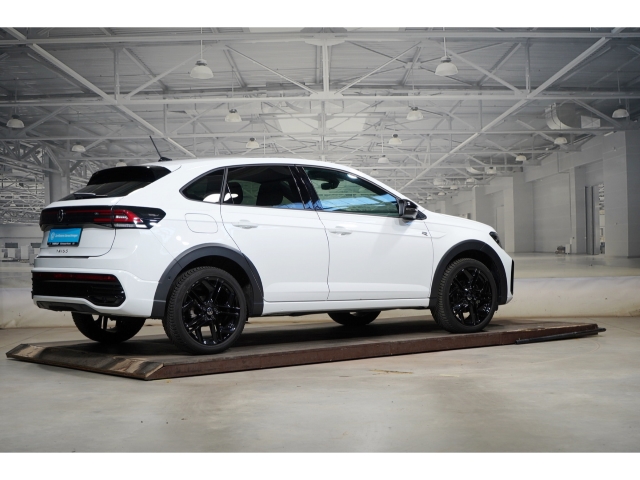 R-Line 1.5 TSI Black Style ACC IQ.LIGHT 3