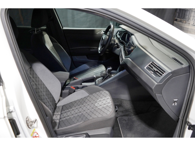 R-Line 1.5 TSI Black Style ACC IQ.LIGHT 5
