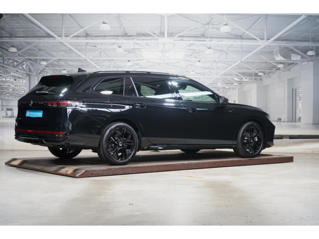 R-Line 2,0TDI Black Style IQ.LIGHT 3