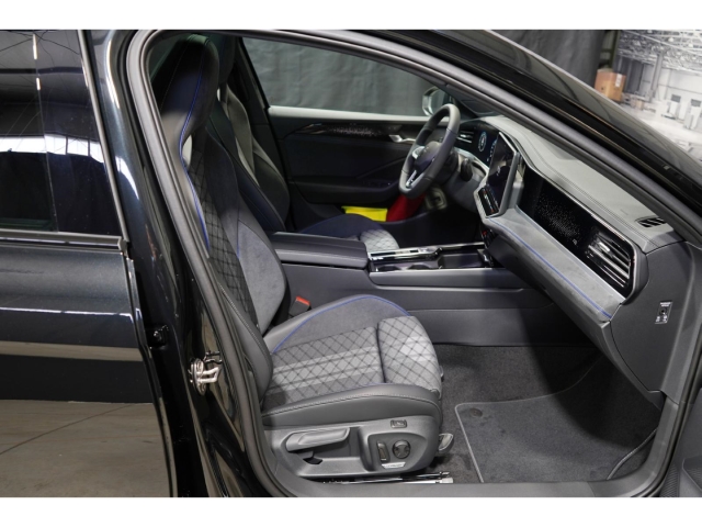 R-Line 2,0TDI Black Style IQ.LIGHT 5