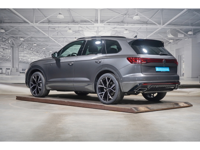 R-Line 3.0 TDI 4M Pano 360 Kamera HuD 22 2