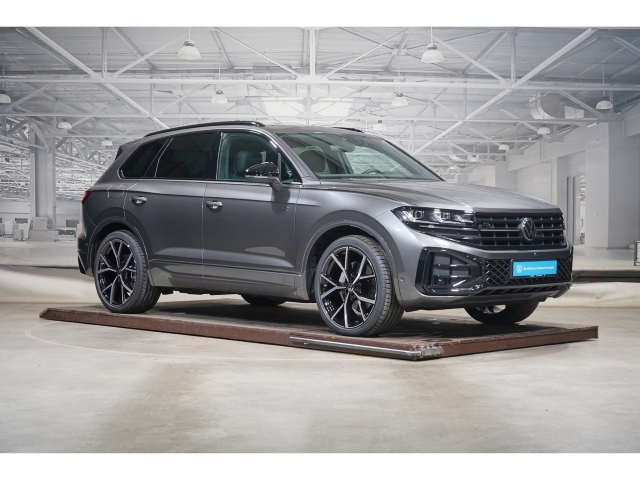 R-Line 3.0 TDI 4M Pano 360 Kamera HuD 22 4