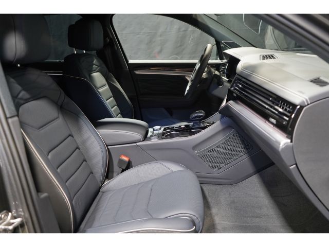 R-Line 3.0 TDI 4M Pano 360 Kamera HuD 22 5