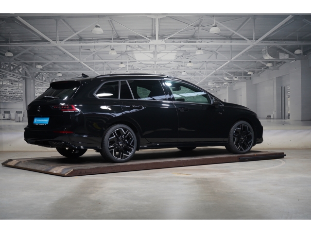 R-Line 1.5 eTSI DSG AHK Matrix Panora 3