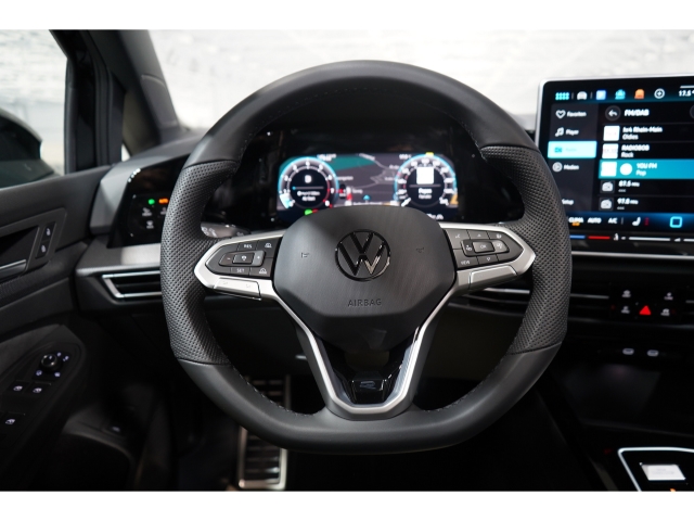 R-Line 1.5 eTSI DSG AHK Matrix Panora 7