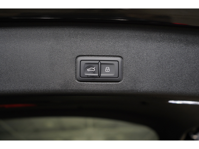Sportback e-hybrid 200 kW AHK Tech+ S line 12