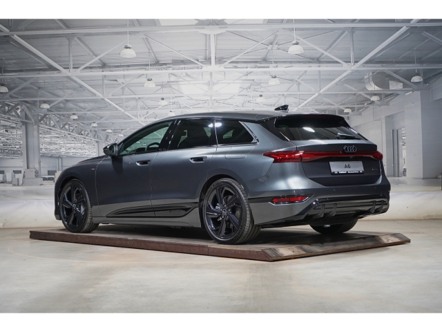 Avant S line business quattro AHK HUD LU 2
