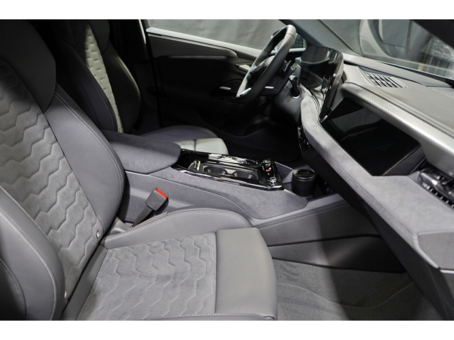 Avant S line business quattro AHK HUD LU 5