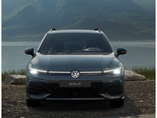 R-Line 1.5 eTSI DSG Black Style IQ.LI 4