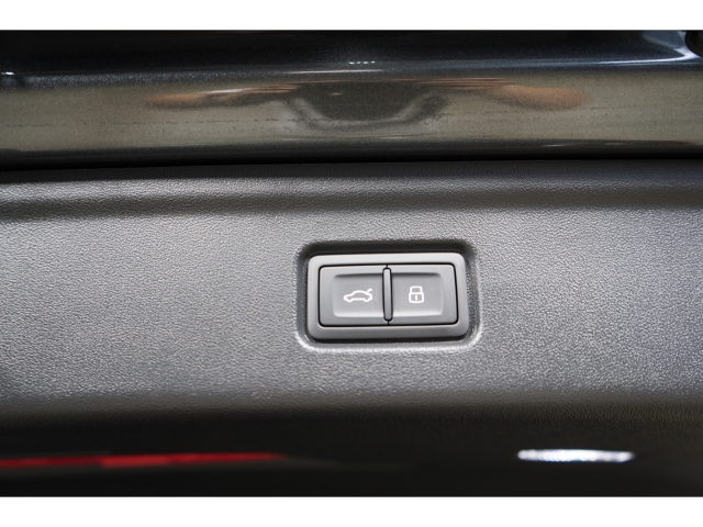 Sportback S line quattro TechPro AHK HUD 12