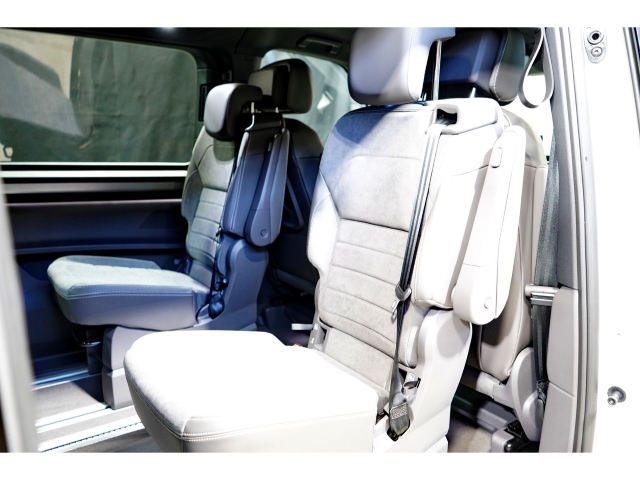 2.0 TDI DSG Generation AHK IQ.LIGHT 12